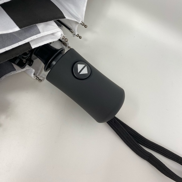 VANS Family Umbrella Checkerboard Black White - Picture 6 of 6